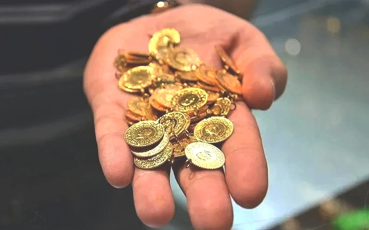 GÜNCEL ALTIN GRAFİKLERİ: Bugün tam, yarım, çeyrek, gram ve cumhuriyet altını ne kadar?