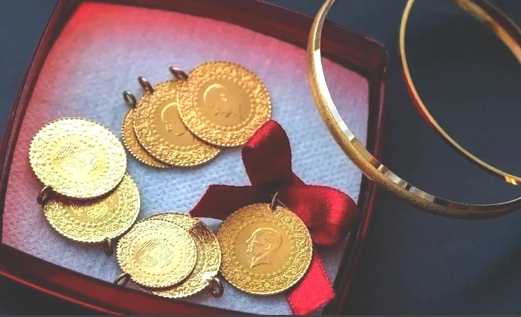 GÜNCEL ALTIN GRAFİKLERİ: Bugün tam, yarım, çeyrek, gram ve cumhuriyet altını ne kadar?