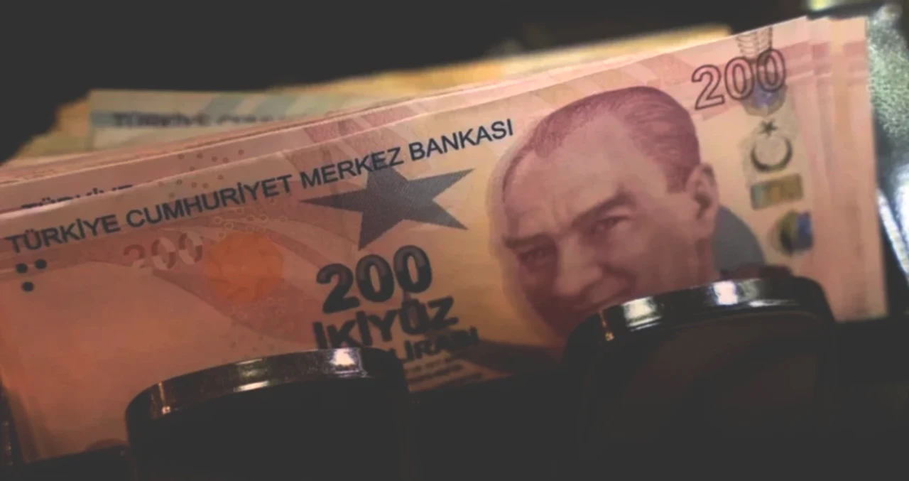 2025 Aralık Emekli Promosyonları: Hangi Banka, Ne Kadar Avantaj Sunuyor?