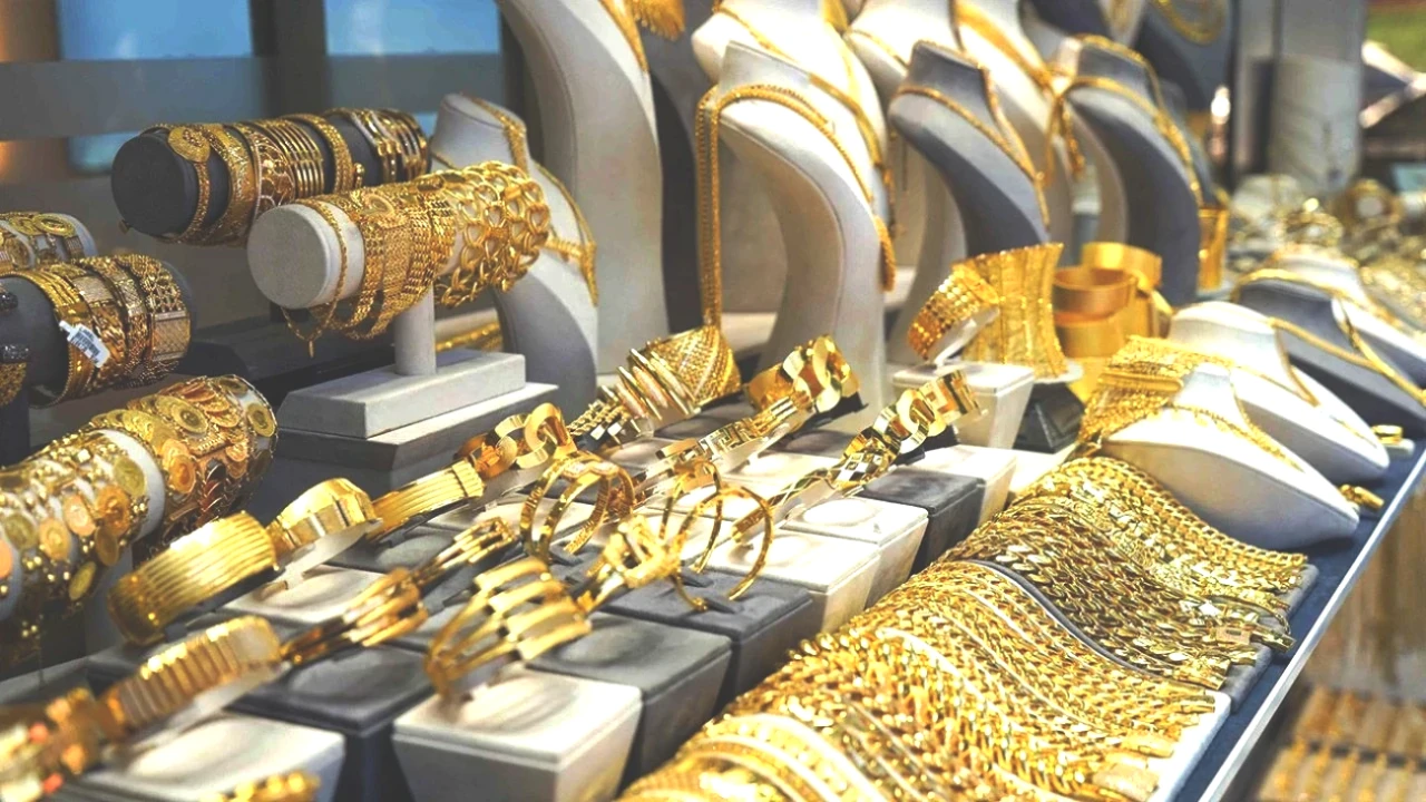 Altın Yatırımcıları Dikkat! Kritik Seviye Aşıldı, Yeni Fırsatlar Kapıda!