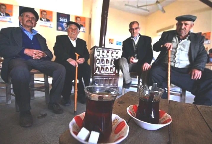 EMEKLİ ZAMMI 2026 | Emekli maaşı için hesaplar sil baştan! İşte SSK ve BAĞ-KUR’lular için yeni tablo